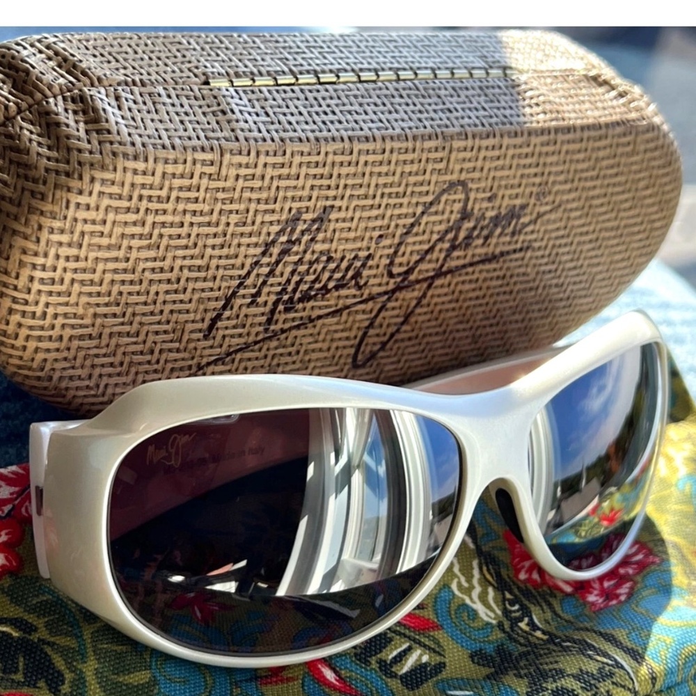 🕶️  Maui Jim Sunglasses Rose Lens, White Pearl Frame, Cat Wrap Unisex  😎